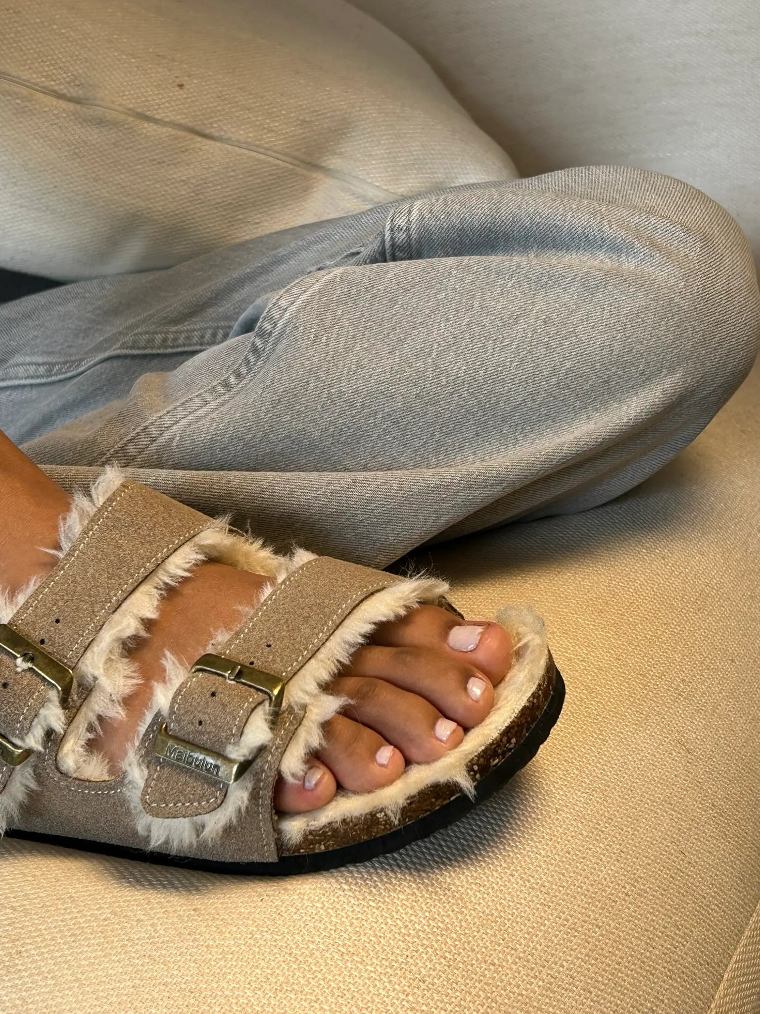 Sandália Fluffy - Areia