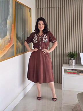 VESTIDO EVASÊ FRENTE BORDADA MARROM