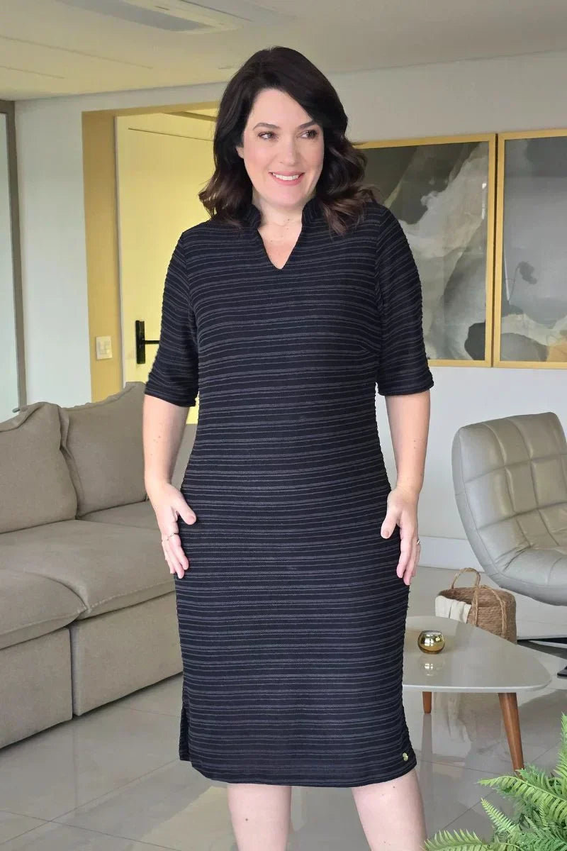 Vestido Tubinho Preto em Jacquard Listrado Renata